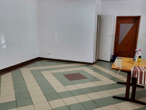 коммерческая по адресу Александра Довженко ул., 6