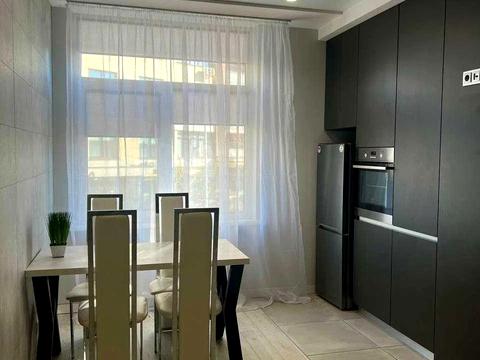 квартира за адресою Юнацька вул., 10