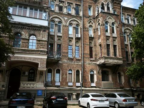 комерційна за адресою Спиридонівська вул., 8