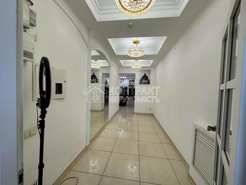 комерційна за адресою Науки вул., 19