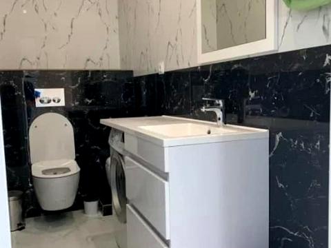 комерційна за адресою Кловський узвіз, 7