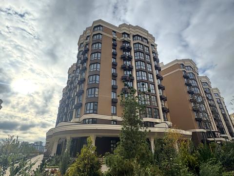 коммерческая по адресу Радісна, 4