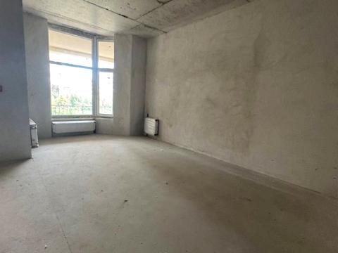 комерційна за адресою Молодіжна вул., 10