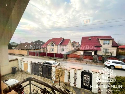 будинок за адресою Коритнянська вул., 1