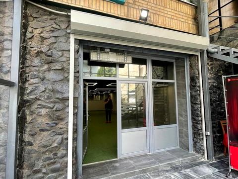комерційна за адресою Богдана Хмельницького вул., 57