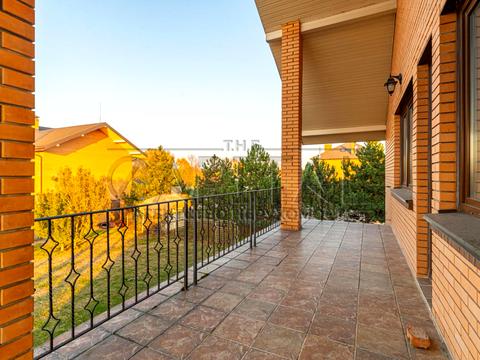 будинок за адресою Виноградна, 1