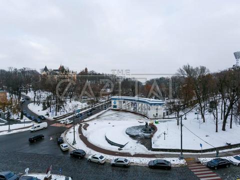 комерційна за адресою Музейний пров., 7
