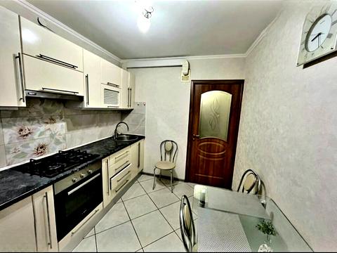 квартира за адресою Сінна вул. (Добровольського), 6