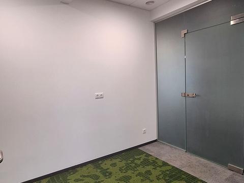комерційна за адресою Різницька вул., 2/32