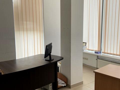 комерційна за адресою Отакара Яроша вул., 18