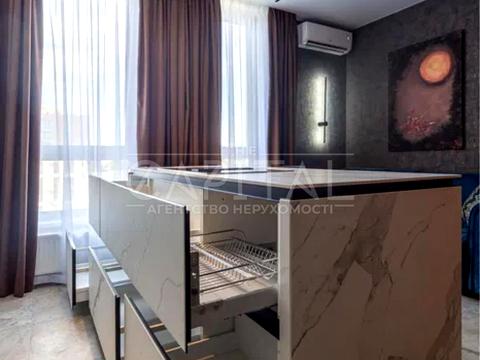 квартира за адресою Київ, Салютна вул., 2-Б