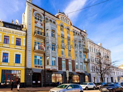 комерційна за адресою Контрактова пл., 10