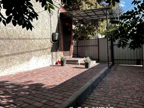 комерційна за адресою В'ячеслава Чорновола вул., 777