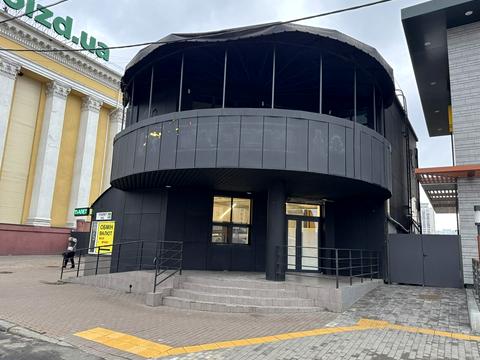 комерційна за адресою Вокзальна пл., 2