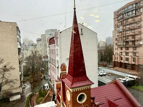 квартира за адресою Олександра Кониського вул., 22-А