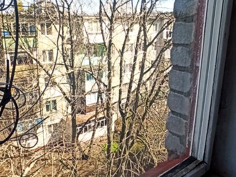 комната по адресу Космонавтів, 4