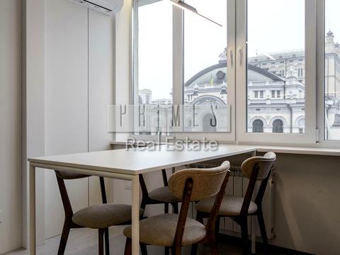 комерційна за адресою Володимирська вул., 51/53