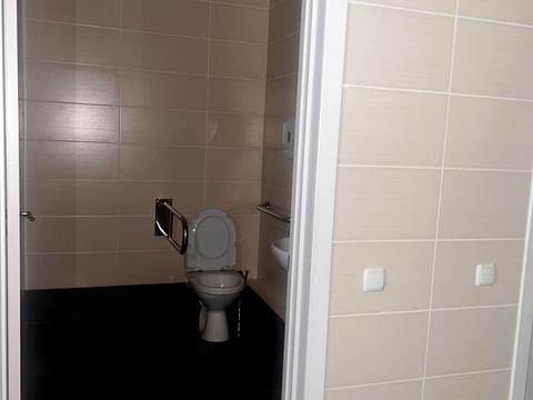 комерційна за адресою 23 Серпня вул., 33а