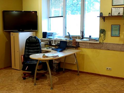 комерційна за адресою Павленка вул., 1В