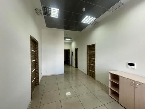 комерційна за адресою Богдана Хмельницького вул., 52