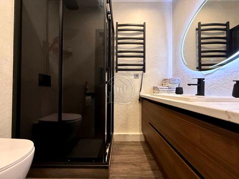 квартира за адресою Літературна вул., 10б