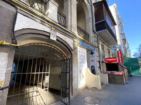 коммерческая по адресу Антоновича ул. (Горького), 32