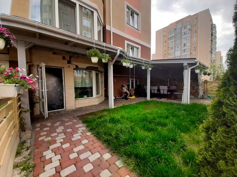 квартира по адресу Лесі Українки, 5в