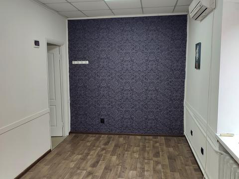 комерційна за адресою Королеви Єлизавети, 15