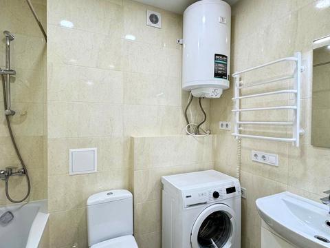 квартира за адресою Академіка Глушкова просп., 42