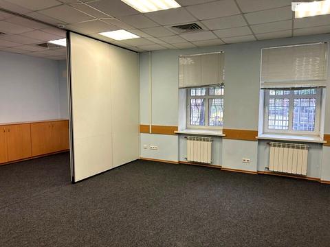 комерційна за адресою Саксаганського вул., 111-А