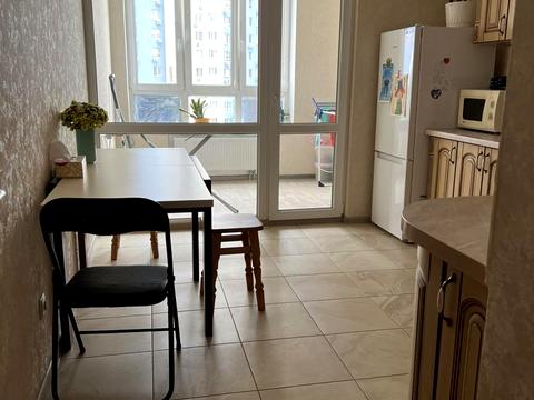 квартира за адресою Академіка Глушкова просп., 9-Г