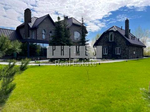 будинок за адресою Набережна вул.