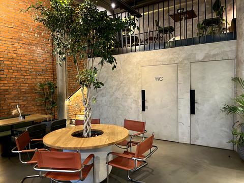 коммерческая по адресу Всеволода Змеенко ул., 21а