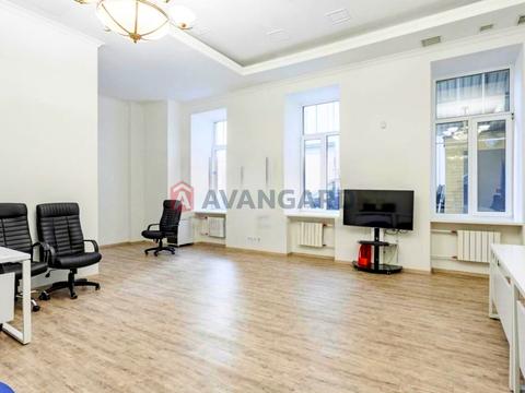 комерційна за адресою Контрактова пл., 10