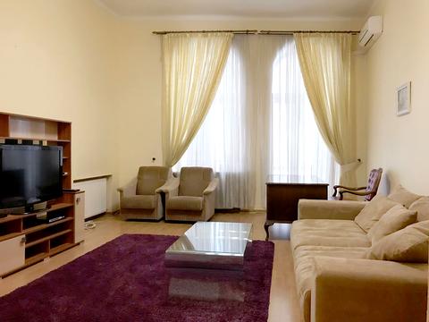 квартира за адресою Десятинна вул., 1/3