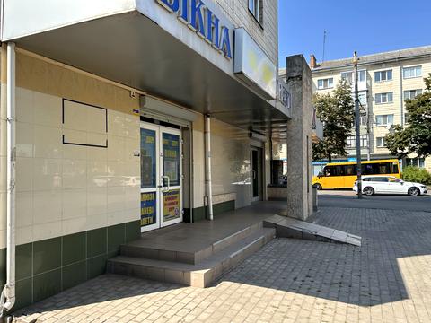 комерційна за адресою Київська вул., 84