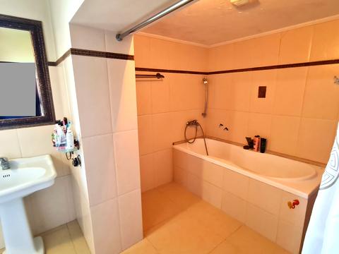 коммерческая по адресу Стрыйская ул., 250