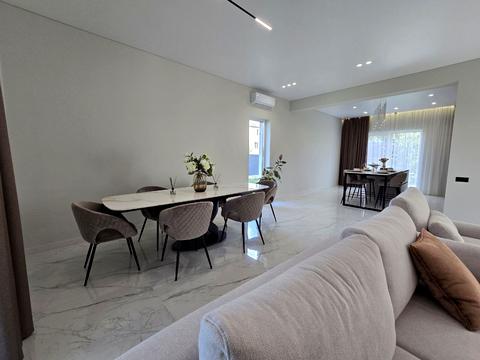 будинок за адресою Квітнева вул.