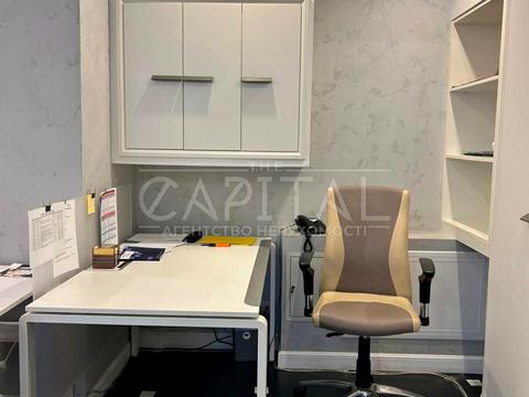 комерційна за адресою Олегівська вул., 43