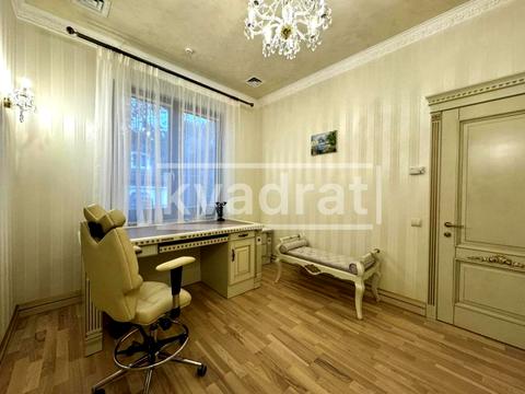 будинок за адресою Набережна вул.