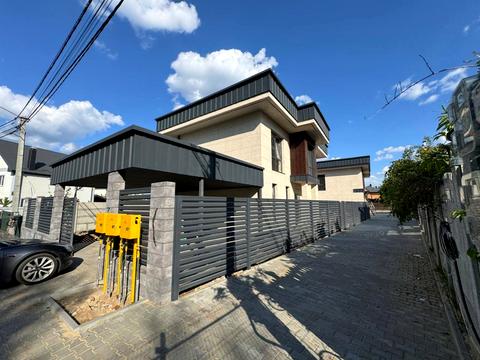 будинок за адресою Центральна вул., 37