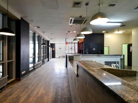 комерційна за адресою Саксаганського вул., 120