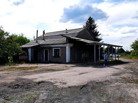 комерційна за адресою Центральна, 2а