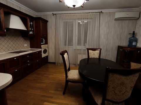 квартира по адресу Александра Мишуги ул., 8