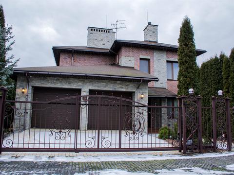 дом по адресу молодіжна