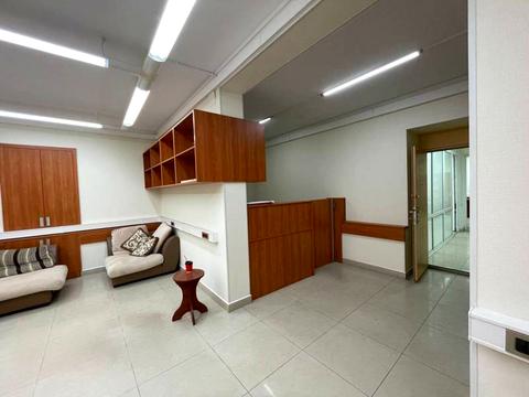 комерційна за адресою Базарна вул., 89