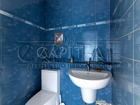 комерційна за адресою Дмитрівська вул., 18/24