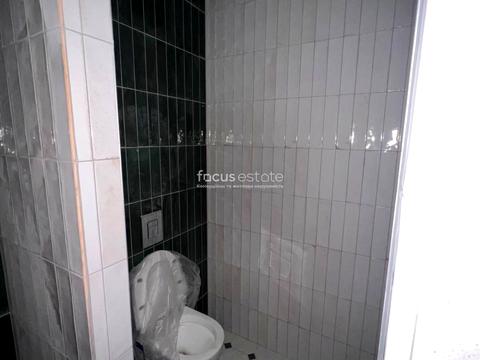 комерційна за адресою Прорізна вул., 8