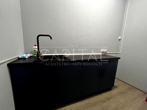 комерційна за адресою Антоновича вул. (Горького), 103