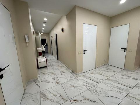 комерційна за адресою Андрія Верхогляда вул. (Михайла Драгомирова), 14-А